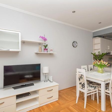 Long Apartment Makarska Extérieur photo
