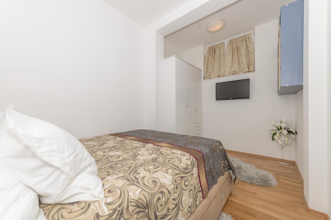 Long Apartment Makarska Extérieur photo