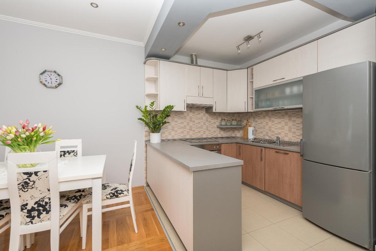 Long Apartment Makarska Extérieur photo