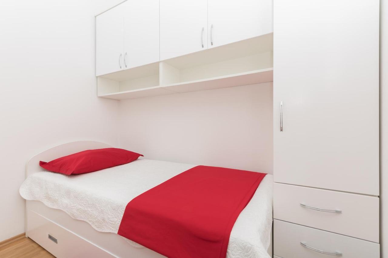 Long Apartment Makarska Extérieur photo