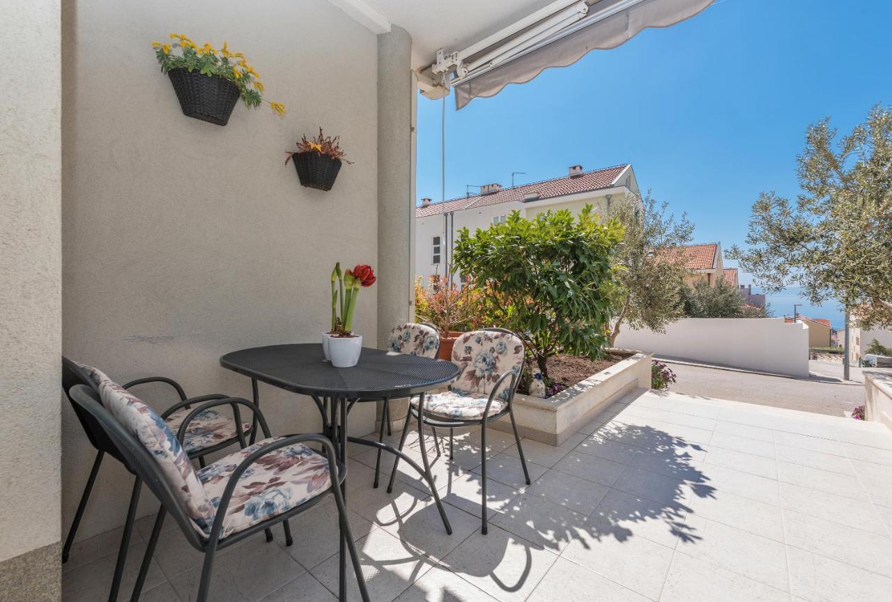 Long Apartment Makarska Extérieur photo