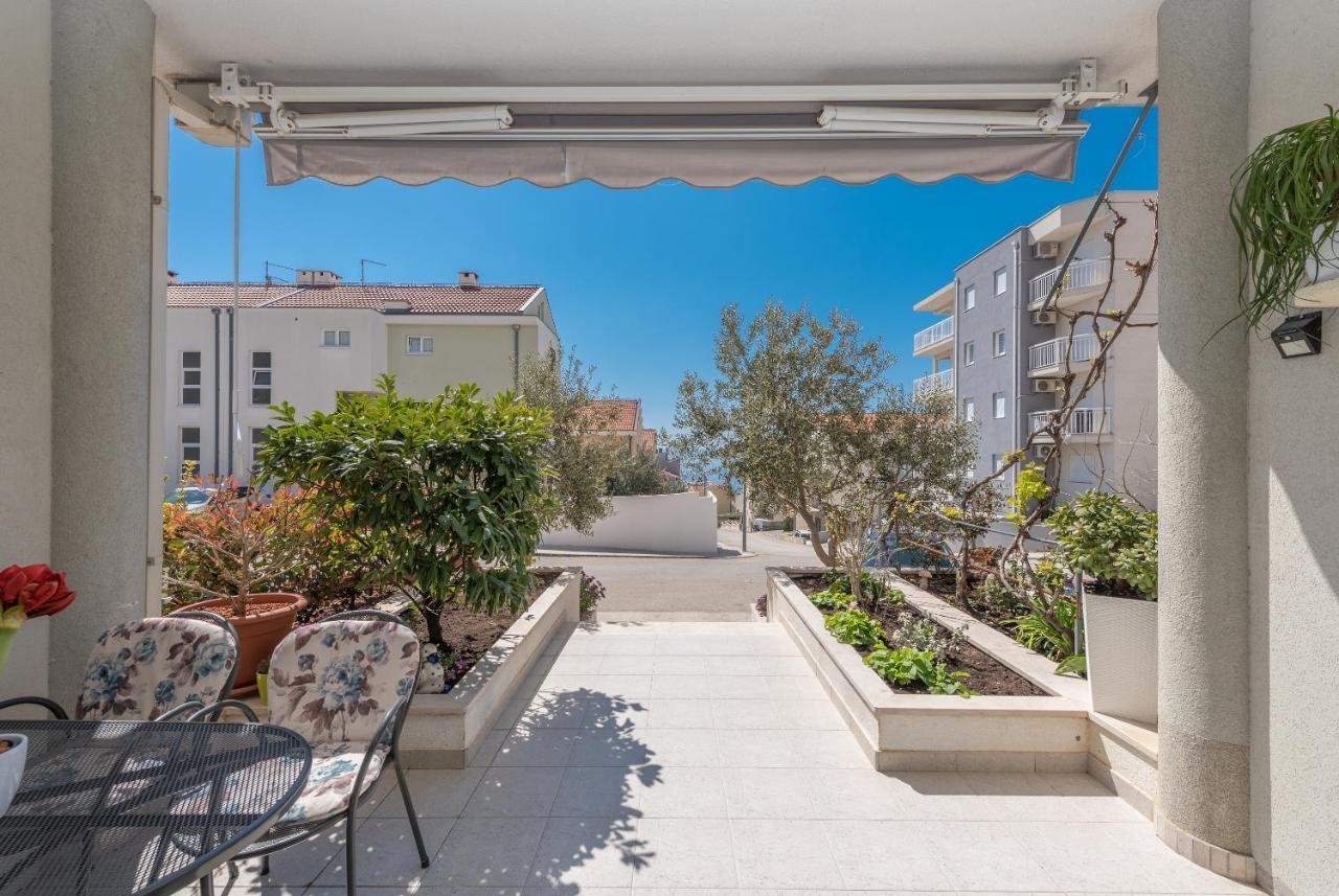 Long Apartment Makarska Extérieur photo