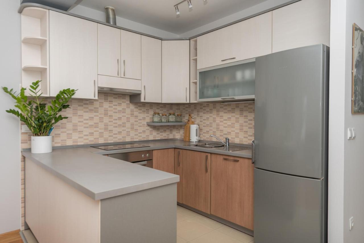 Long Apartment Makarska Extérieur photo
