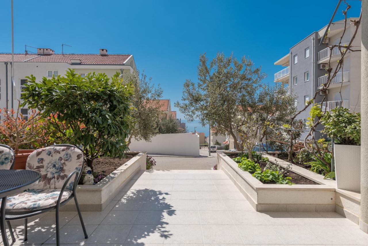 Long Apartment Makarska Extérieur photo