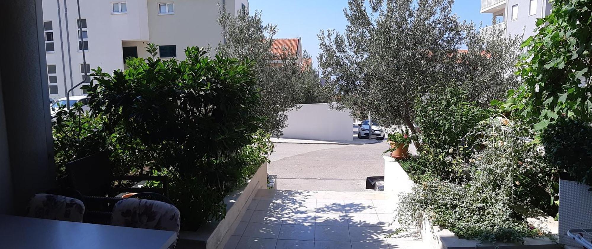 Long Apartment Makarska Extérieur photo