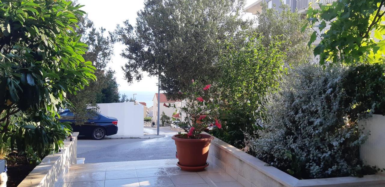 Long Apartment Makarska Extérieur photo